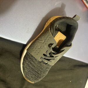 New Balance size 6c